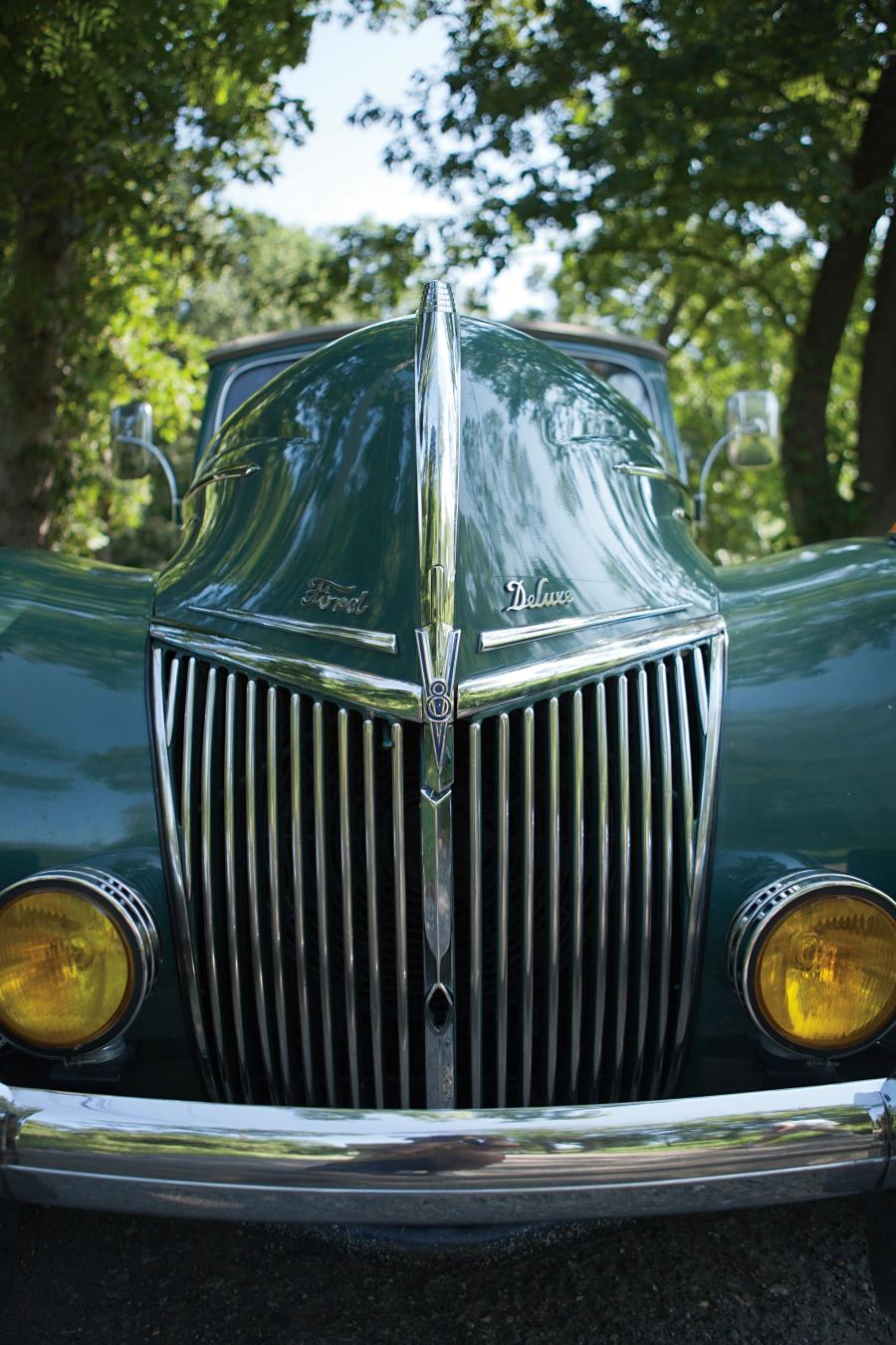  Ford V8 DeLuxe Convertible Sedan 1939 года  (фото 13 из 21)